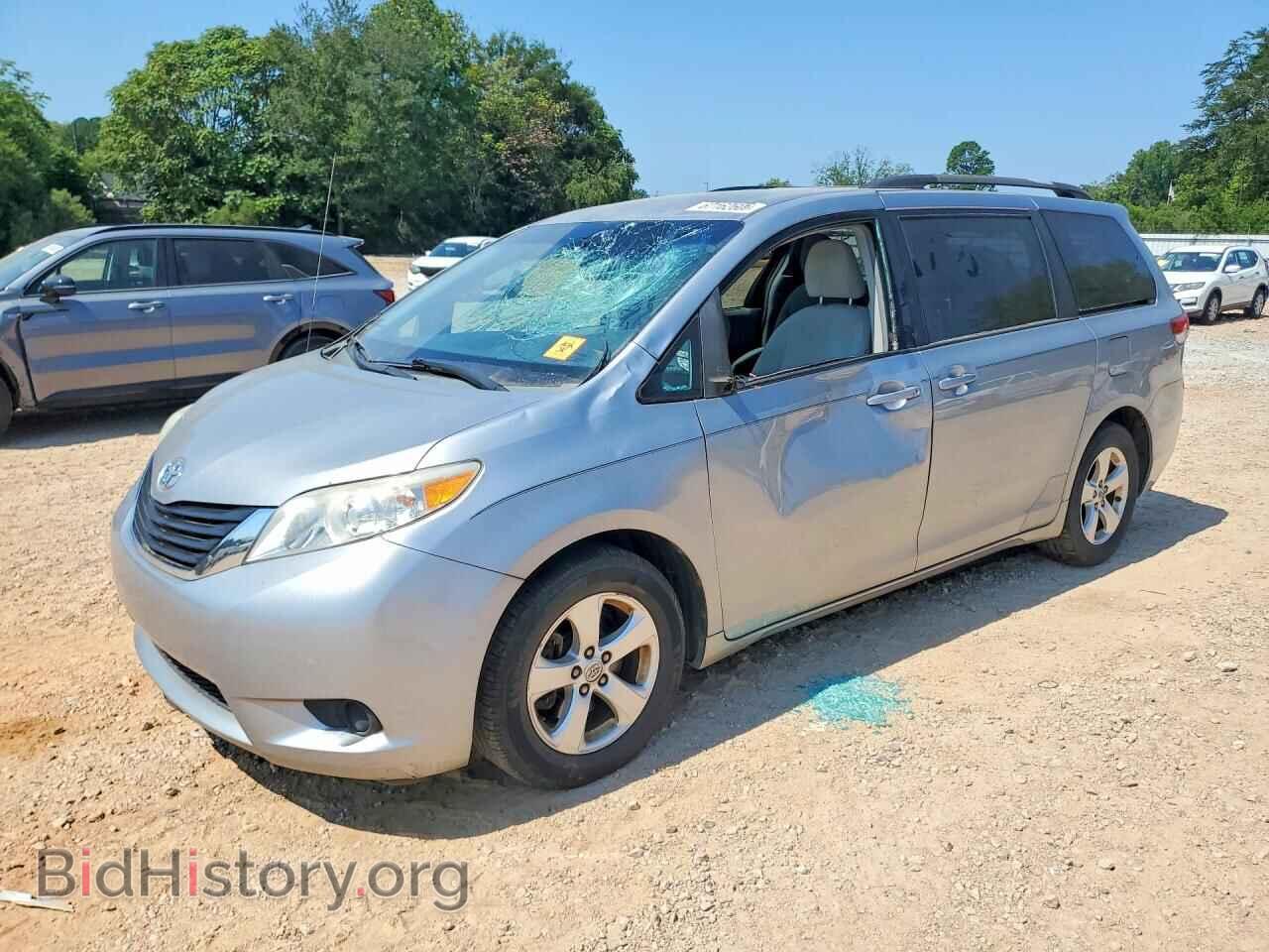 Photo 5TDKK3DC8DS376778 - TOYOTA SIENNA 2013