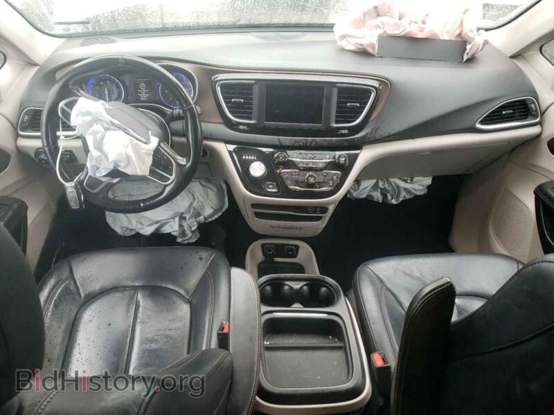 2019 Chrysler PACIFICA (VIN 2C4RC1BG3KR596888) — photo 8 of 13