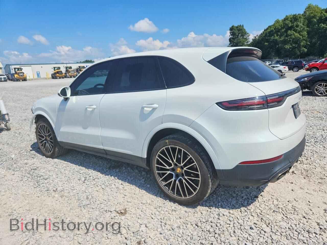 2019 PORSCHE CAYENNE - VIN: WP1AA2AY2KDA19435 - Photo 2