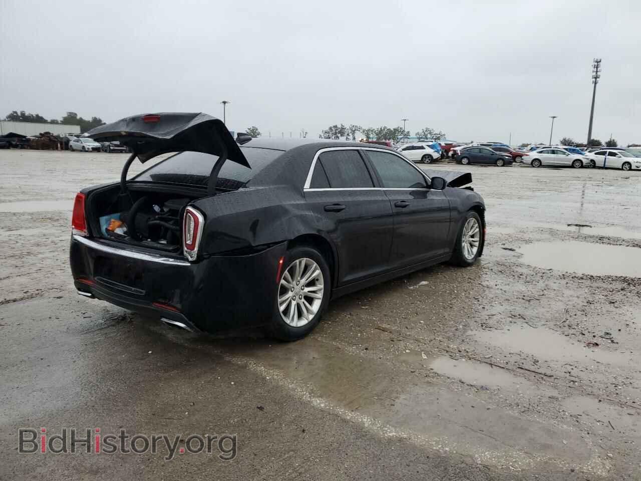 2017 CHRYSLER 300 - VIN: 2C3CCAAG0HH662257 - Фото 4