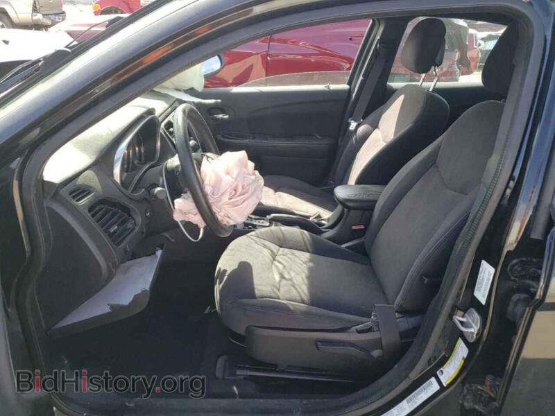 2013 Chrysler 200 (VIN 1C3CCBAB5DN733898) — photo 7 of 12
