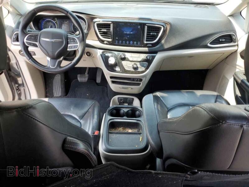 2017 Chrysler PACIFICA (VIN 2C4RC1BG5HR608189) — фото 8 из 13