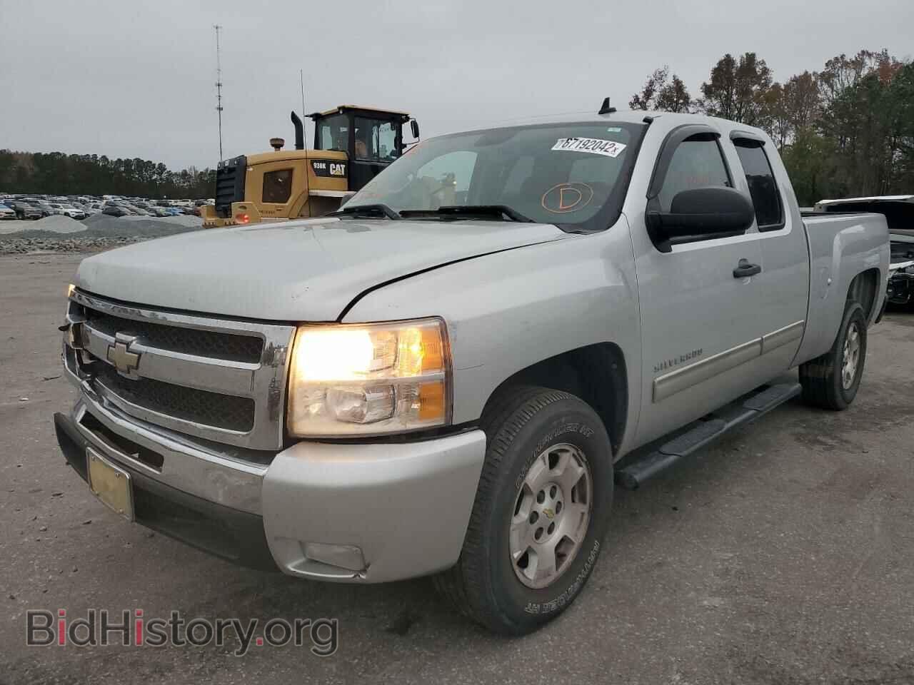 2011 CHEVROLET SILVERADO - VIN: 1GCRCSE03BZ326876 - Фото 2