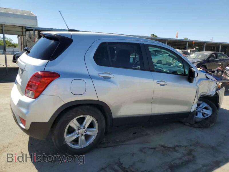 2020 Chevrolet TRAX (VIN KL7CJKSB9LB021214) — photo 3 of 13