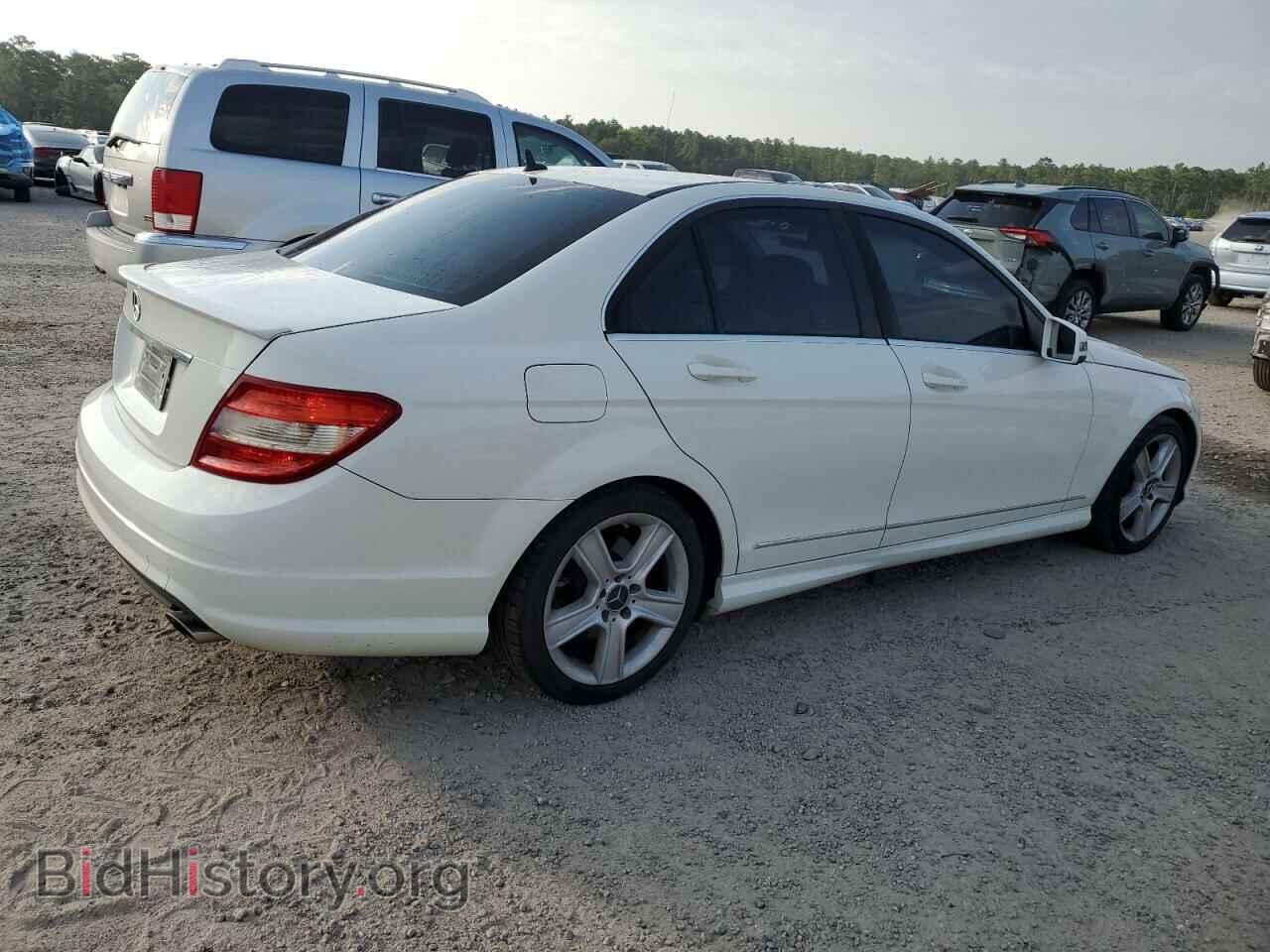 2011 MERCEDES-BENZ C-CLASS - VIN: WDDGF5EB7BA442572 - Фото 3