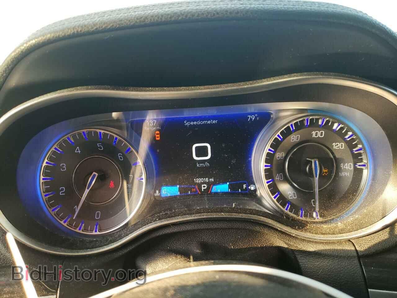 2016 CHRYSLER 300 - VIN: 2C3CCAAG5GH223649 - Фото 9