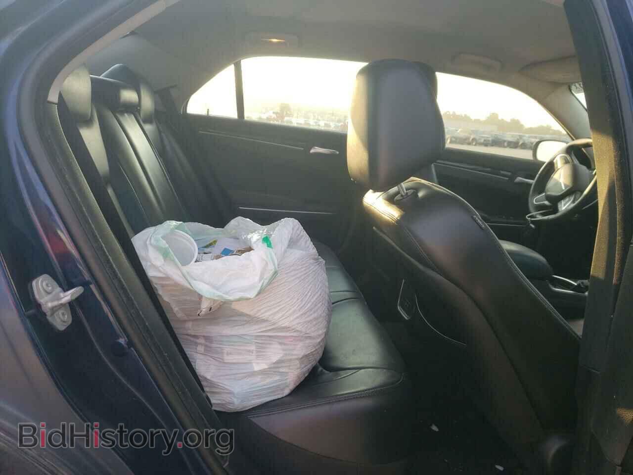 2016 CHRYSLER 300 - VIN: 2C3CCAAG5GH223649 - Фото 10