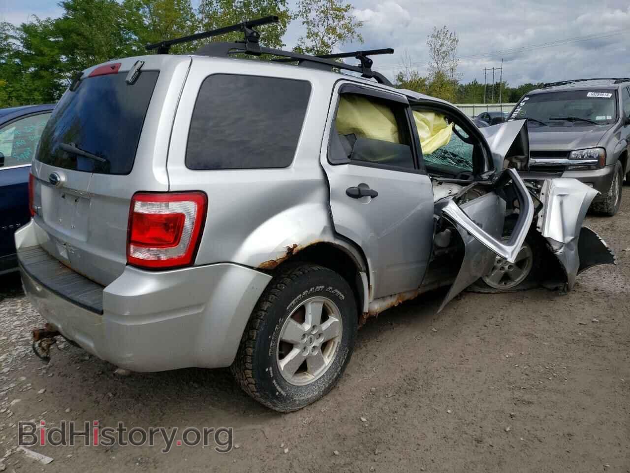 2010 FORD ESCAPE - VIN: 1FMCU0D74AKA29043 - Фото 3