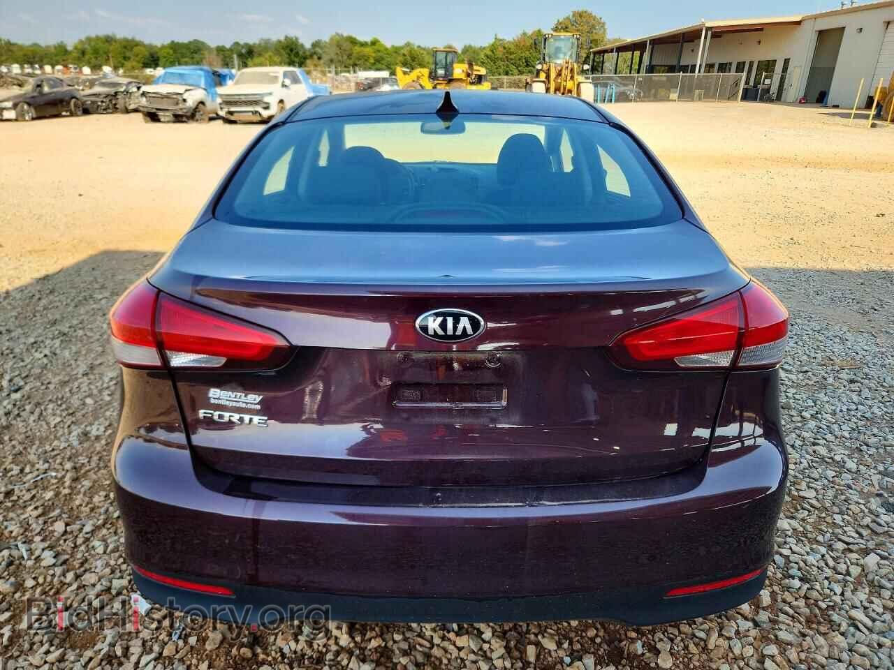 2017 KIA FORTE - VIN: 3KPFK4A7XHE137019 - Фото 6