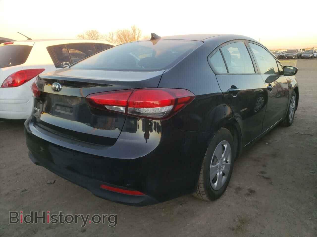 2017 KIA FORTE - VIN: 3KPFK4A78HE120929 - Фото 4