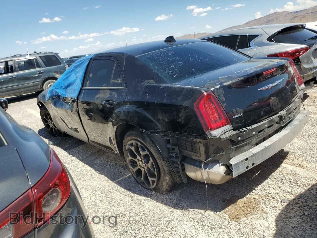 2019 CHRYSLER 300 - VIN: 2C3CCAGG5KH610606 - Фото 2