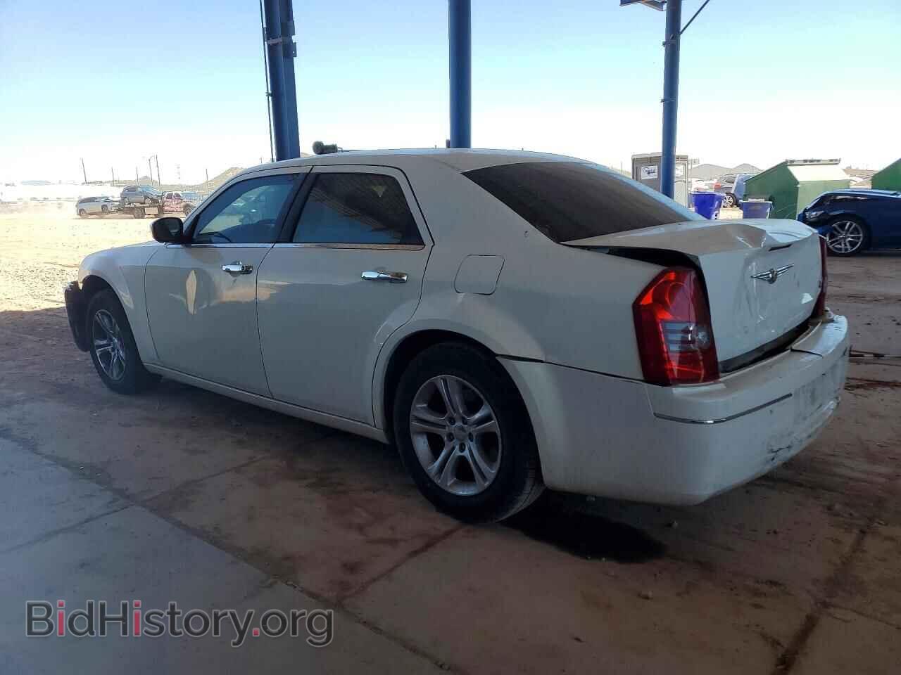 2010 CHRYSLER 300 - VIN: 2C3CA4CD2AH105964 - Photo 4