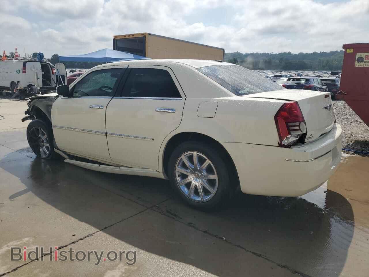 2010 CHRYSLER 300 - VIN: 2C3CA5CV9AH119519 - Фото 2