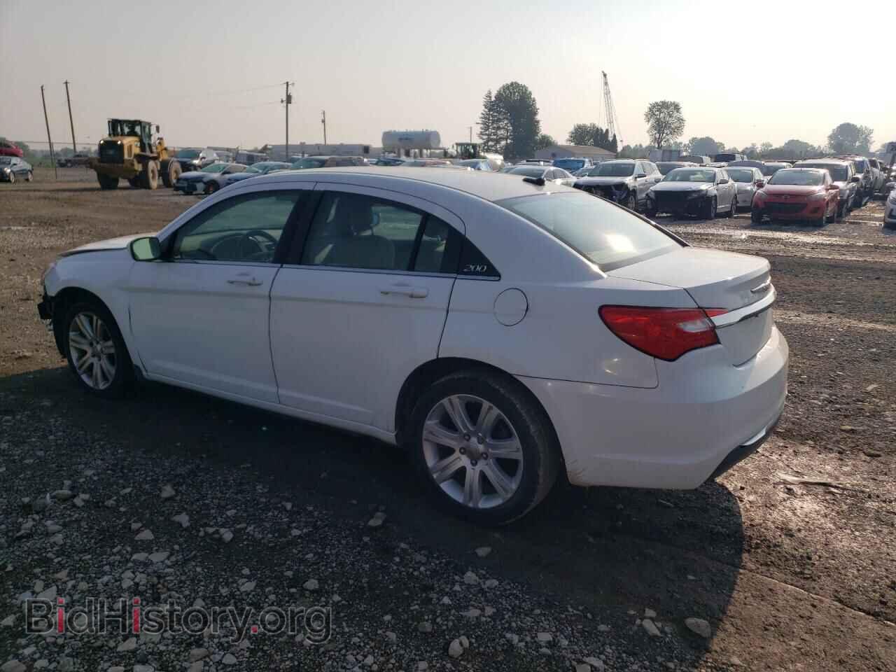 2013 CHRYSLER 200 - VIN: 1C3CCBAB5DN763418 - Фото 2