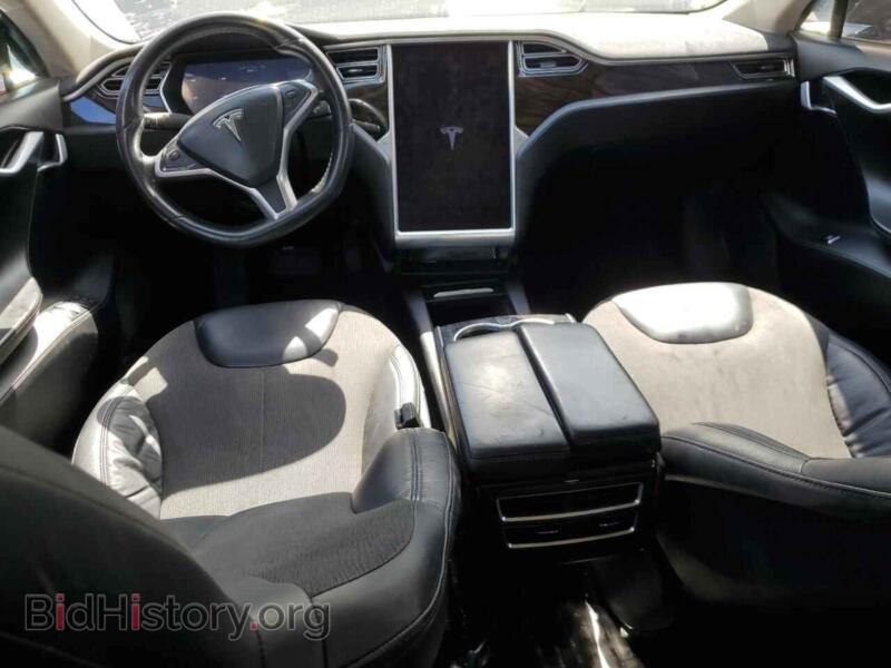 2016 Tesla MODEL S (VIN 5YJSA1E22GF149513) — фото 8 из 13