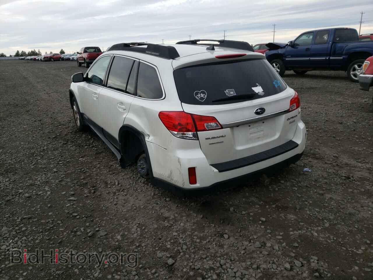 2011 SUBARU OUTBACK - VIN: 4S4BRBLCXB3378985 - Фото 3