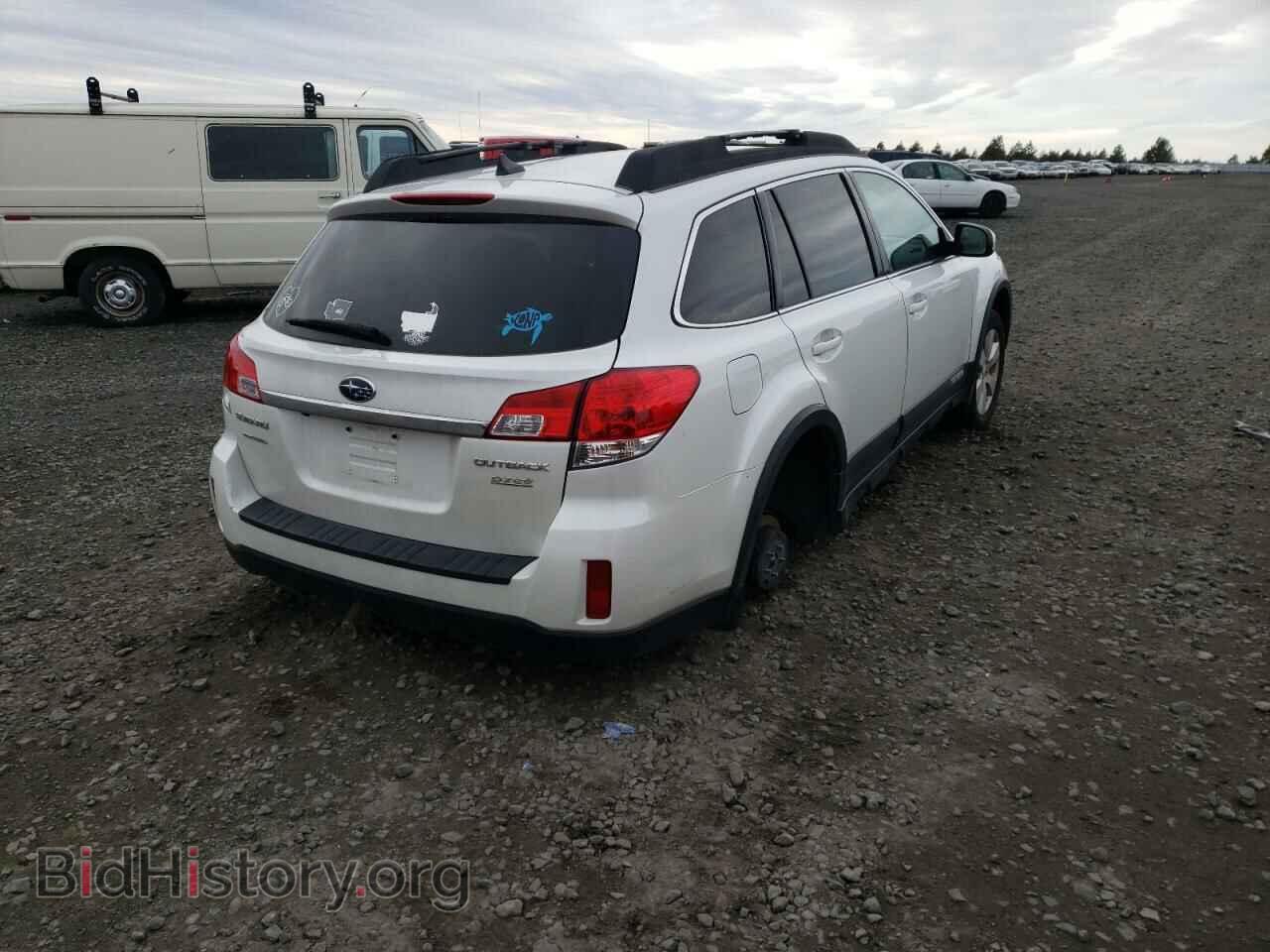 2011 SUBARU OUTBACK - VIN: 4S4BRBLCXB3378985 - Фото 4