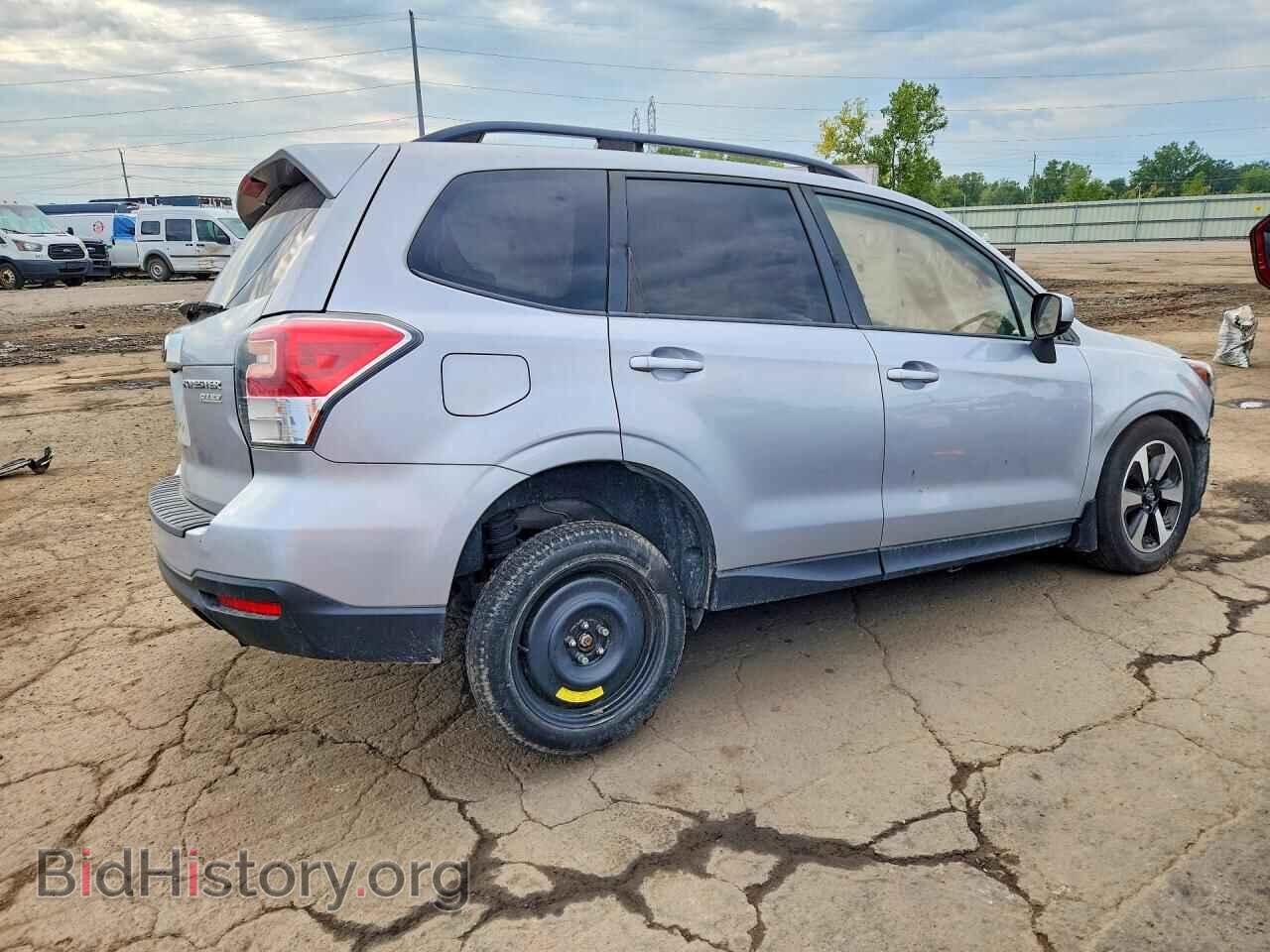 2017 SUBARU FORESTER - VIN: JF2SJAEC3HH477860 - Фото 3