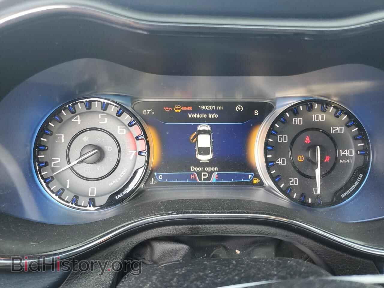 2016 CHRYSLER 200 - VIN: 1C3CCCBB0GN173975 - Фото 9