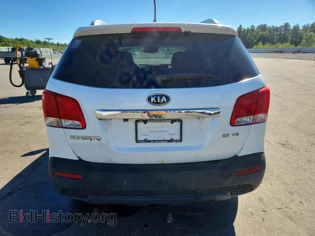 2011 KIA SORENTO - VIN: 5XYKUDA25BG033366 - Фото 6