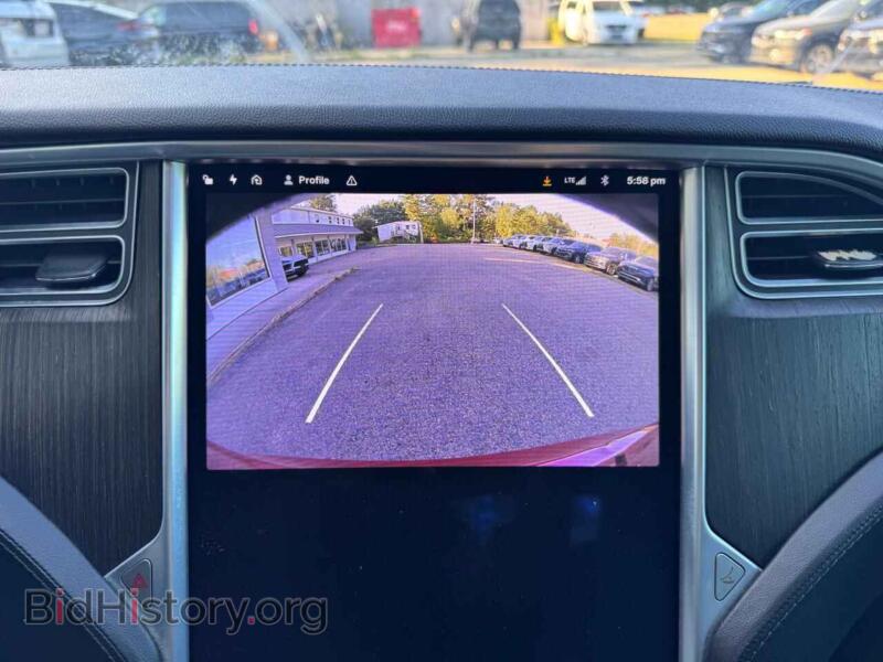 2013 Tesla MODEL S (VIN 5YJSA1CG5DFP18929) — фото 8 из 12