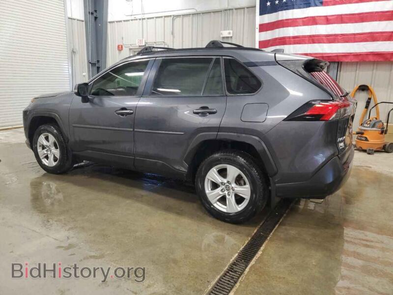 2019 Toyota RAV4 (VIN JTMP1RFV0KD047057) — фото 2 из 14