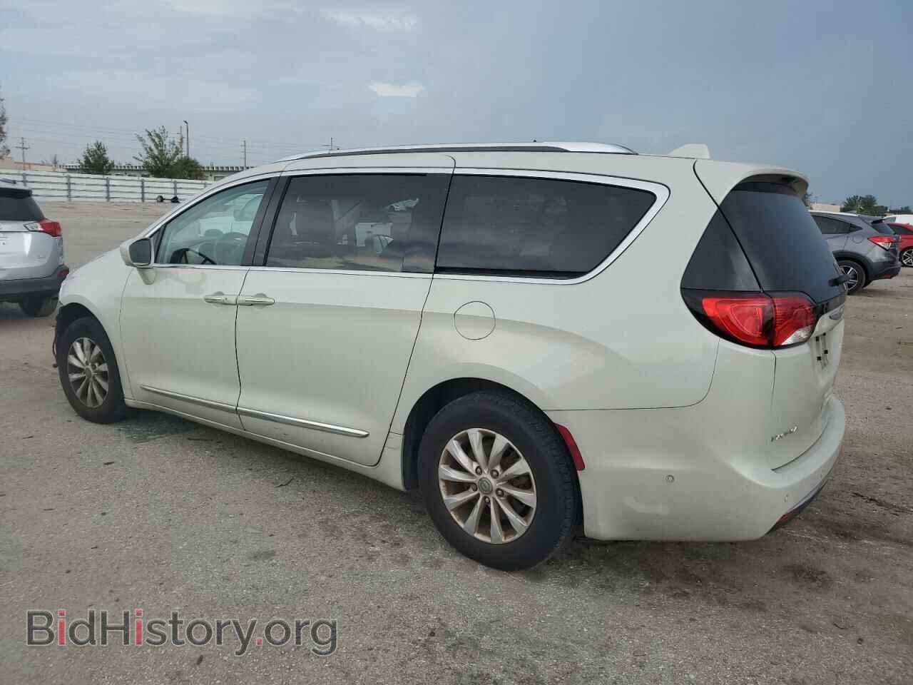 2019 CHRYSLER PACIFICA - VIN: 2C4RC1BG8KR705135 - Фото 2