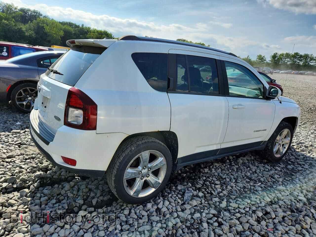 2014 JEEP COMPASS - VIN: 1C4NJDEB7ED828910 - Photo 3