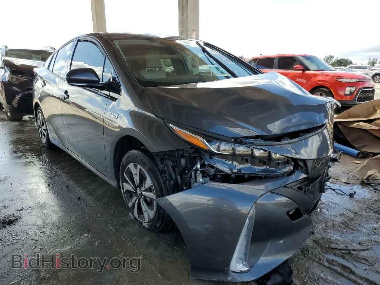 Фотография JTDKARFP2H3064288 - TOYOTA PRIUS 2017
