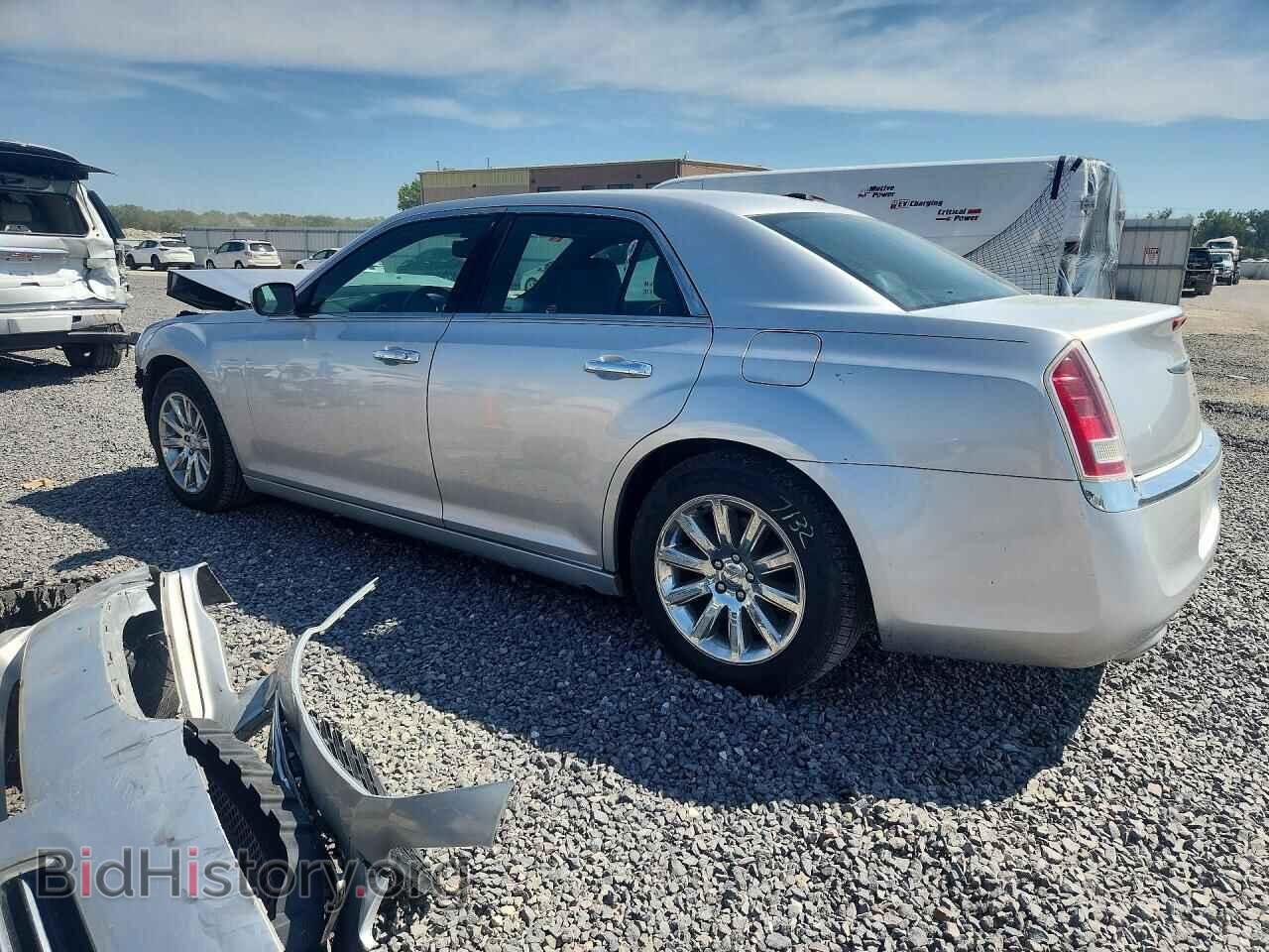 2012 CHRYSLER 300 - VIN: 2C3CCACG5CH266041 - Photo 2