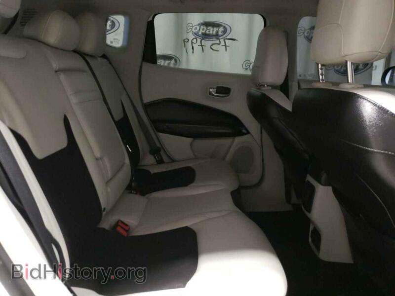 2017 Jeep COMPASS (VIN 3C4NJCBB2HT643371) — photo 6 of 10