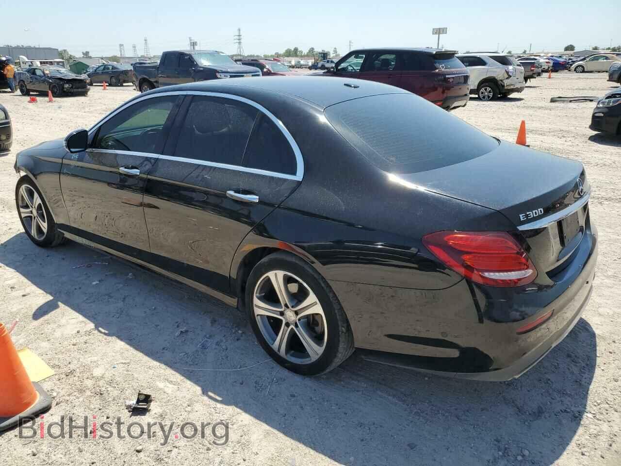 2017 MERCEDES-BENZ E-CLASS - VIN: WDDZF4JBXHA057038 - Фото 2