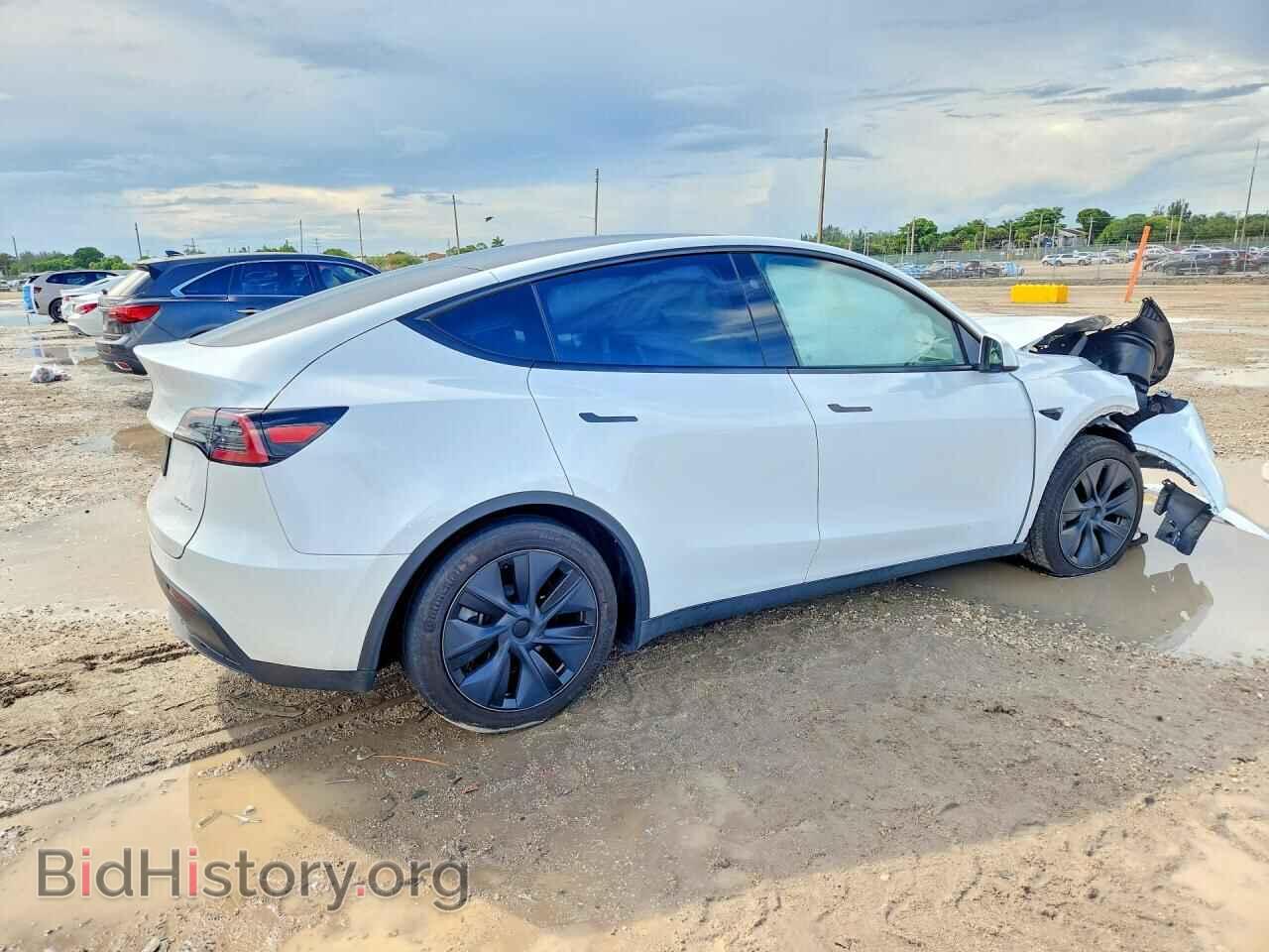 2024 TESLA MODEL Y - VIN: 7SAYGAEE4RF167455 - Photo 3