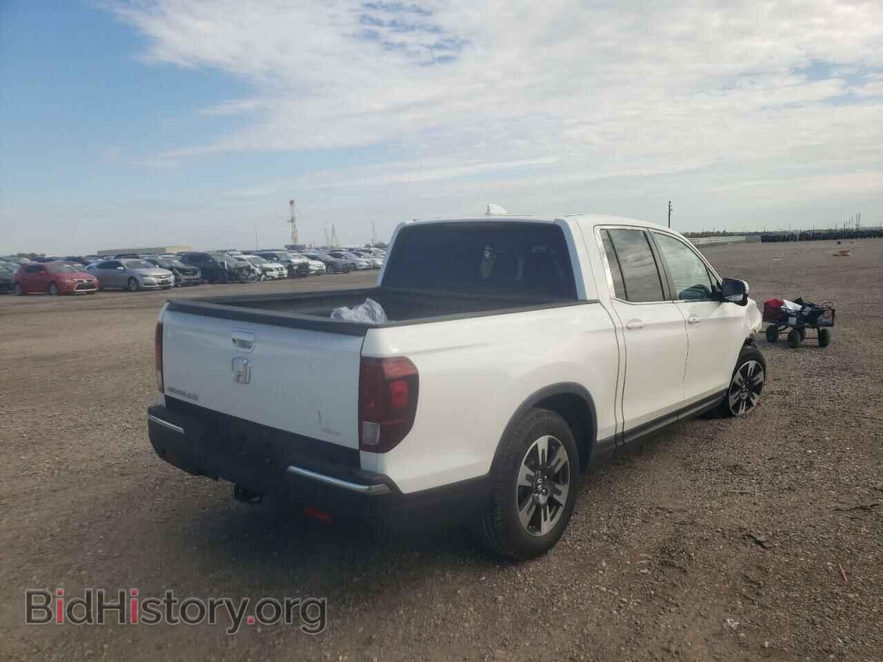 2017 HONDA RIDGELINE - VIN: 5FPYK2F6XHB011144 - Фото 4