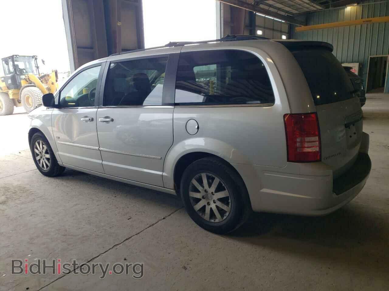 2009 CHRYSLER MINIVAN - VIN: 2A8HR541X9R668070 - Фото 2