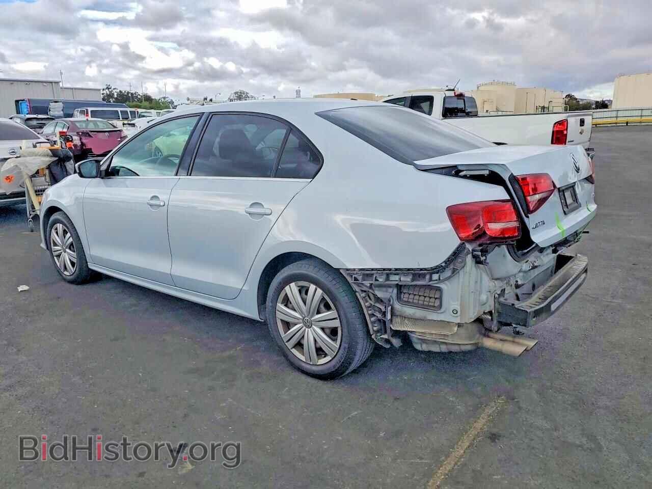 2017 VOLKSWAGEN JETTA - VIN: 3VW2B7AJ1HM312756 - Photo 2
