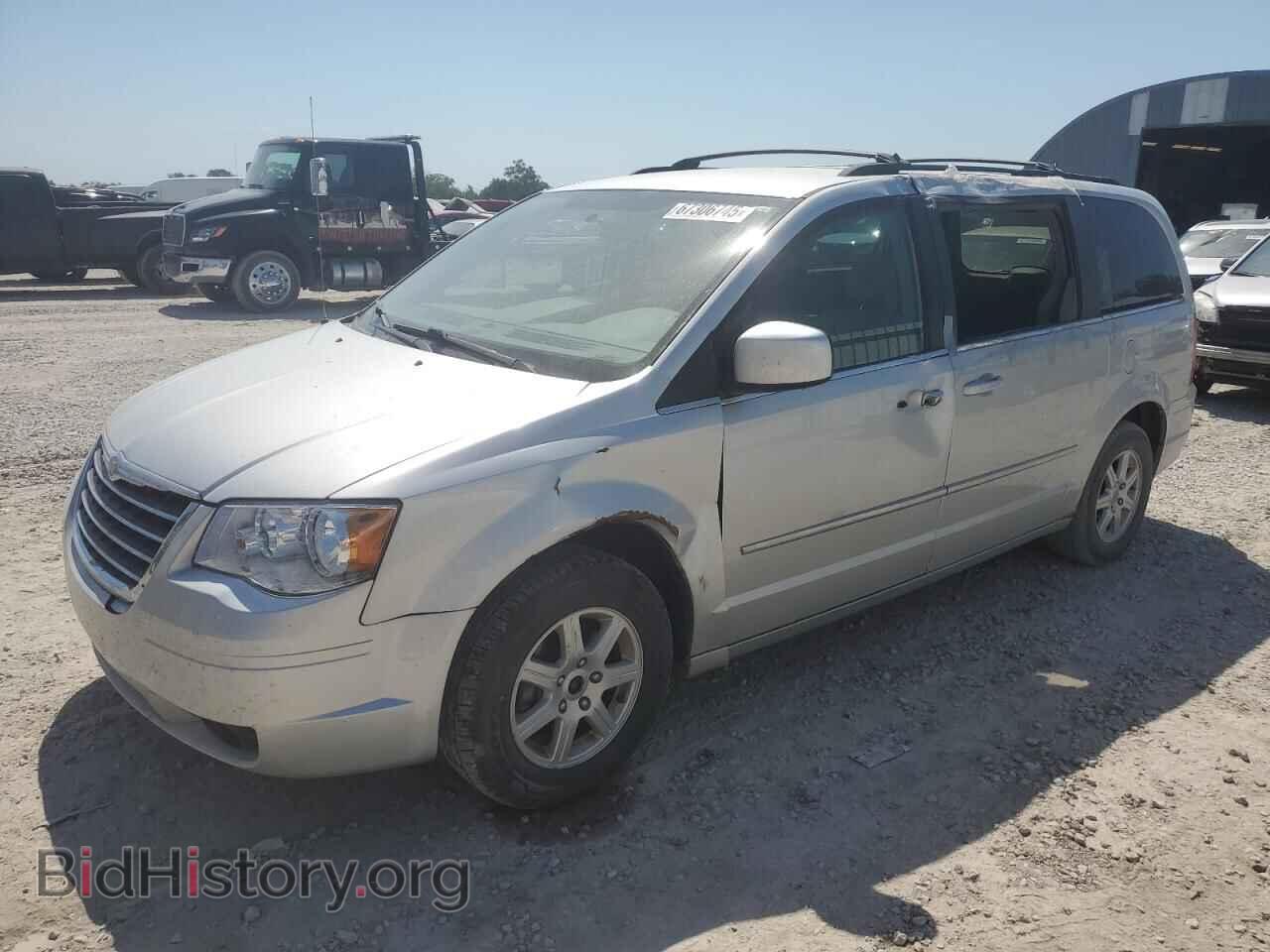 Photo 2A4RR5DXXAR329582 - CHRYSLER MINIVAN 2010