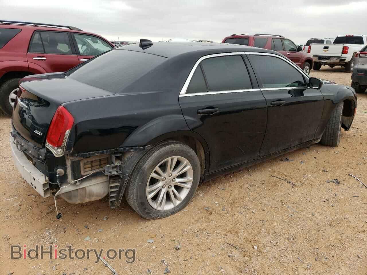 2017 CHRYSLER 300 - VIN: 2C3CCAAG3HH540122 - Фото 3