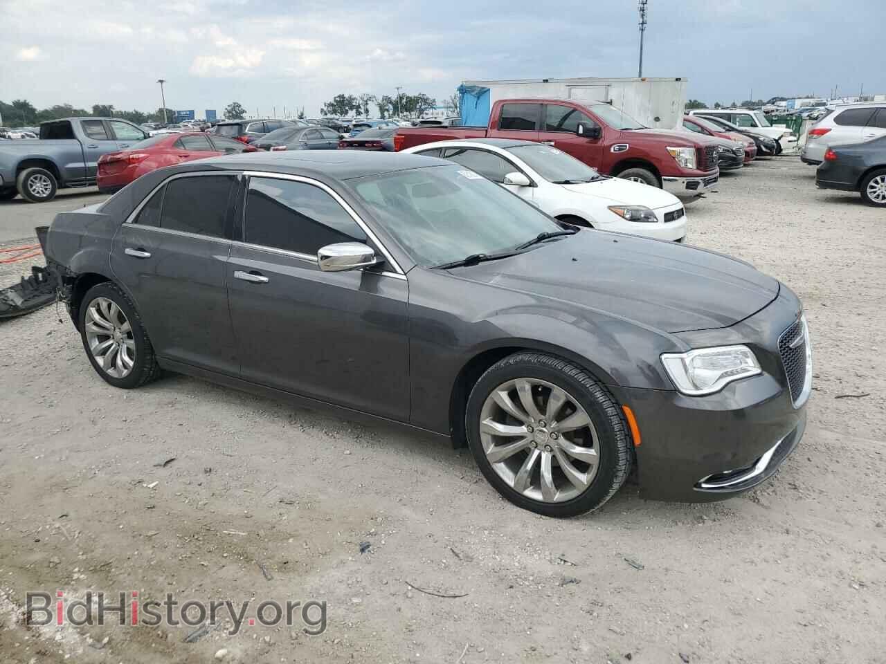 2019 CHRYSLER 300 - VIN: 2C3CCAEG7KH585808 - Фото 4