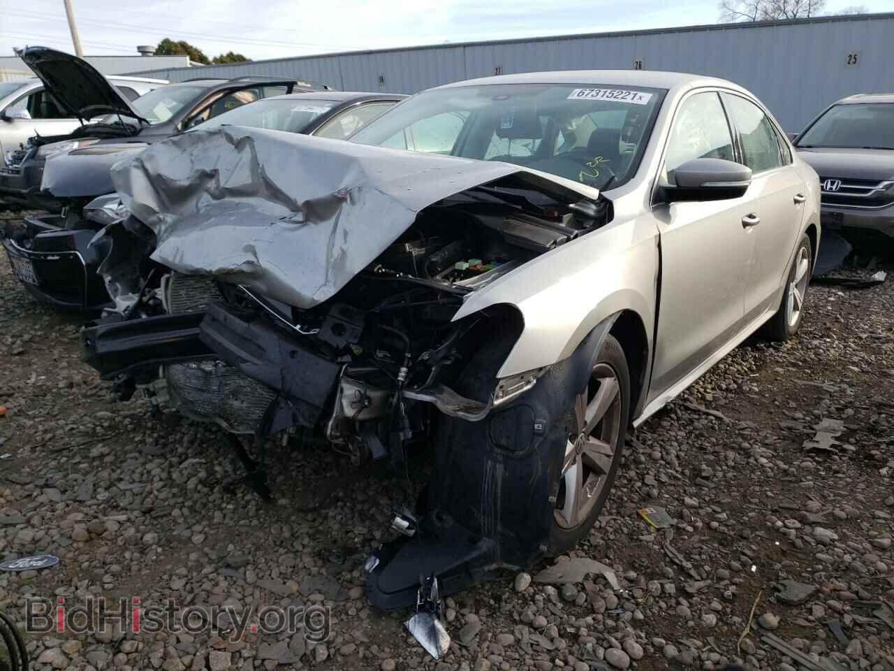 2013 VOLKSWAGEN PASSAT - VIN: 1VWBP7A33DC097475 - Фото 2