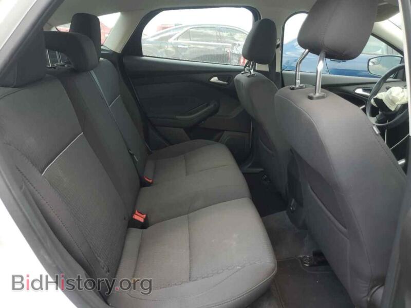 2012 Ford FOCUS (VIN 1FAHP3M24CL266240) — photo 10 of 13