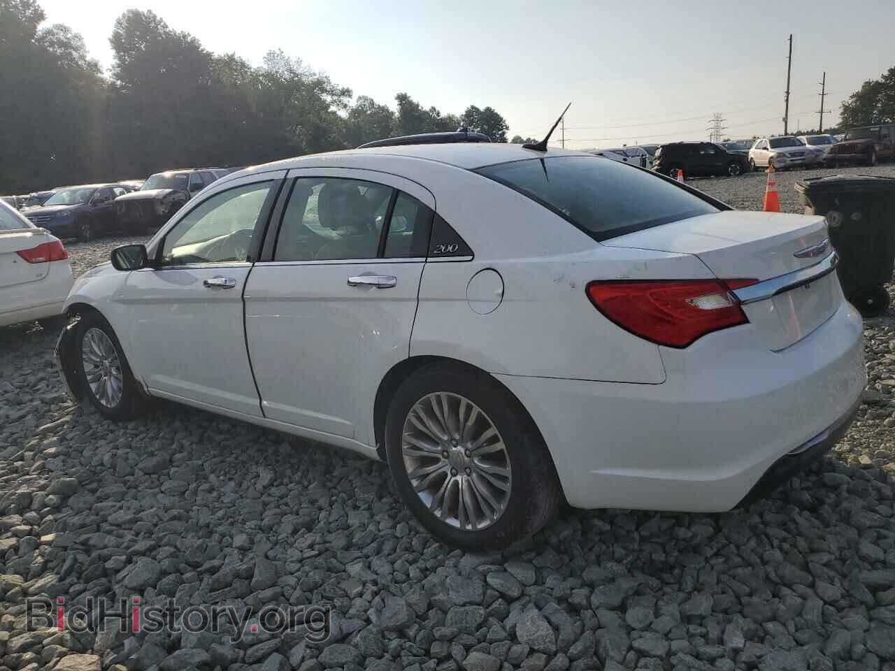 2013 CHRYSLER 200 - VIN: 1C3CCBCG8DN515432 - Фото 2