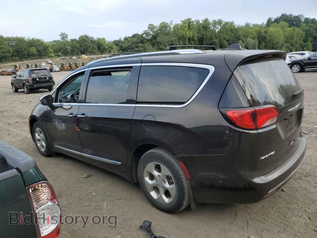2017 CHRYSLER PACIFICA - VIN: 2C4RC1N7XHR798244 - Фото 2