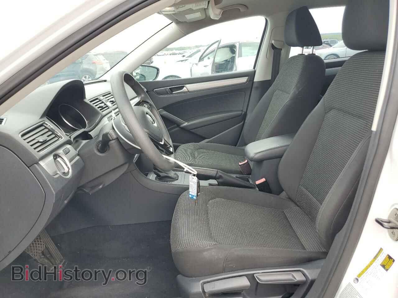 2017 VOLKSWAGEN PASSAT - VIN: 1VWAT7A34HC015945 - Фото 7