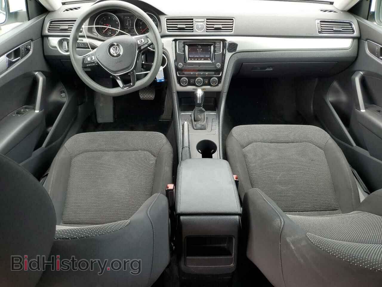 2017 VOLKSWAGEN PASSAT - VIN: 1VWAT7A34HC015945 - Фото 8