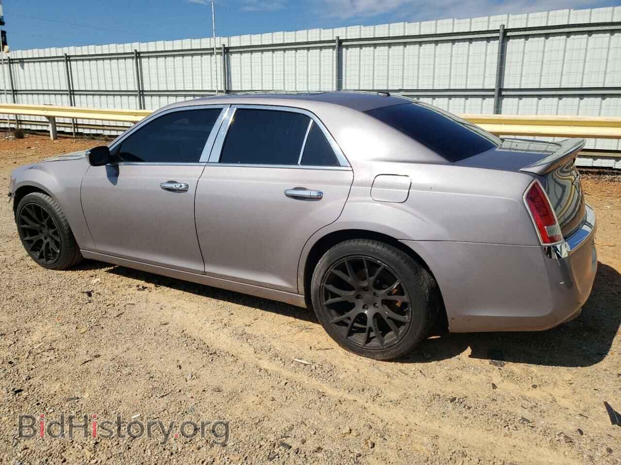 2013 CHRYSLER 300 - VIN: 2C3CCAAG8DH707553 - Фото 2