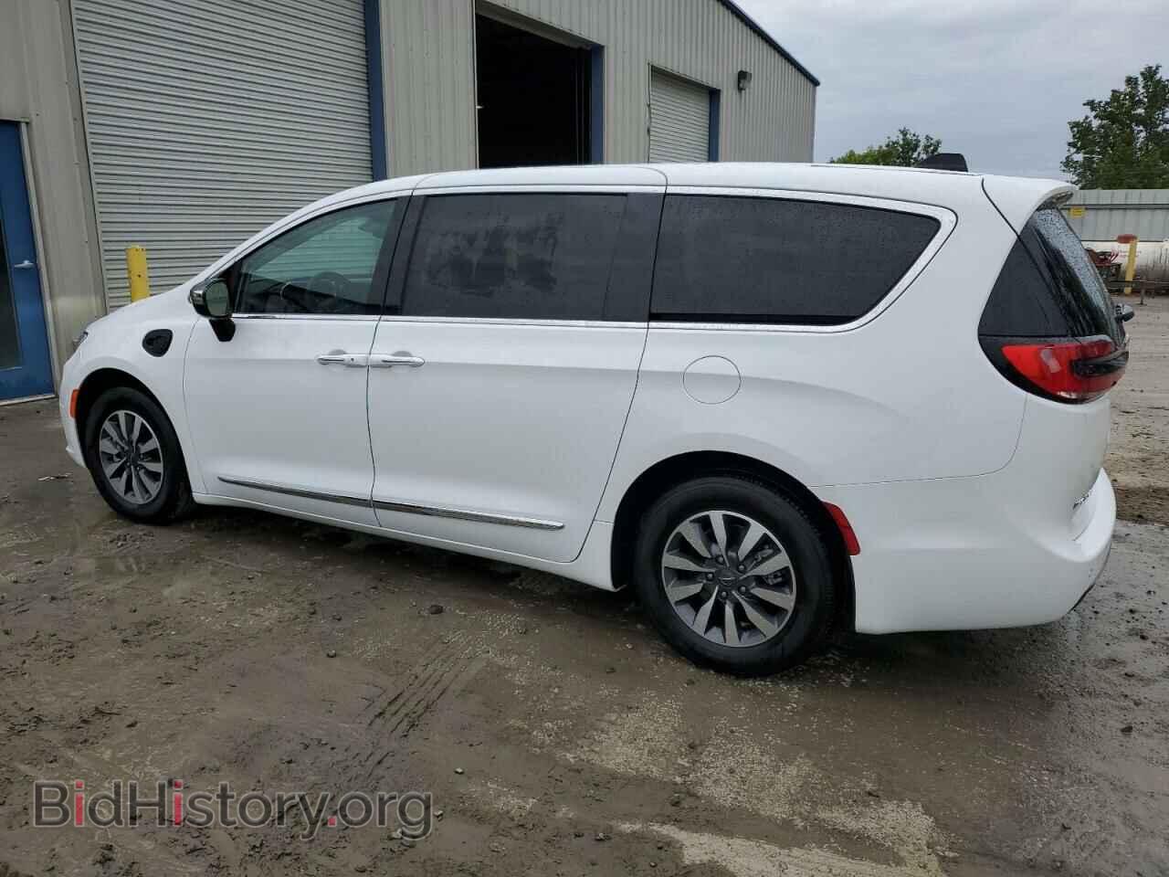 2023 CHRYSLER PACIFICA - VIN: 2C4RC1S76PR558725 - Фото 2