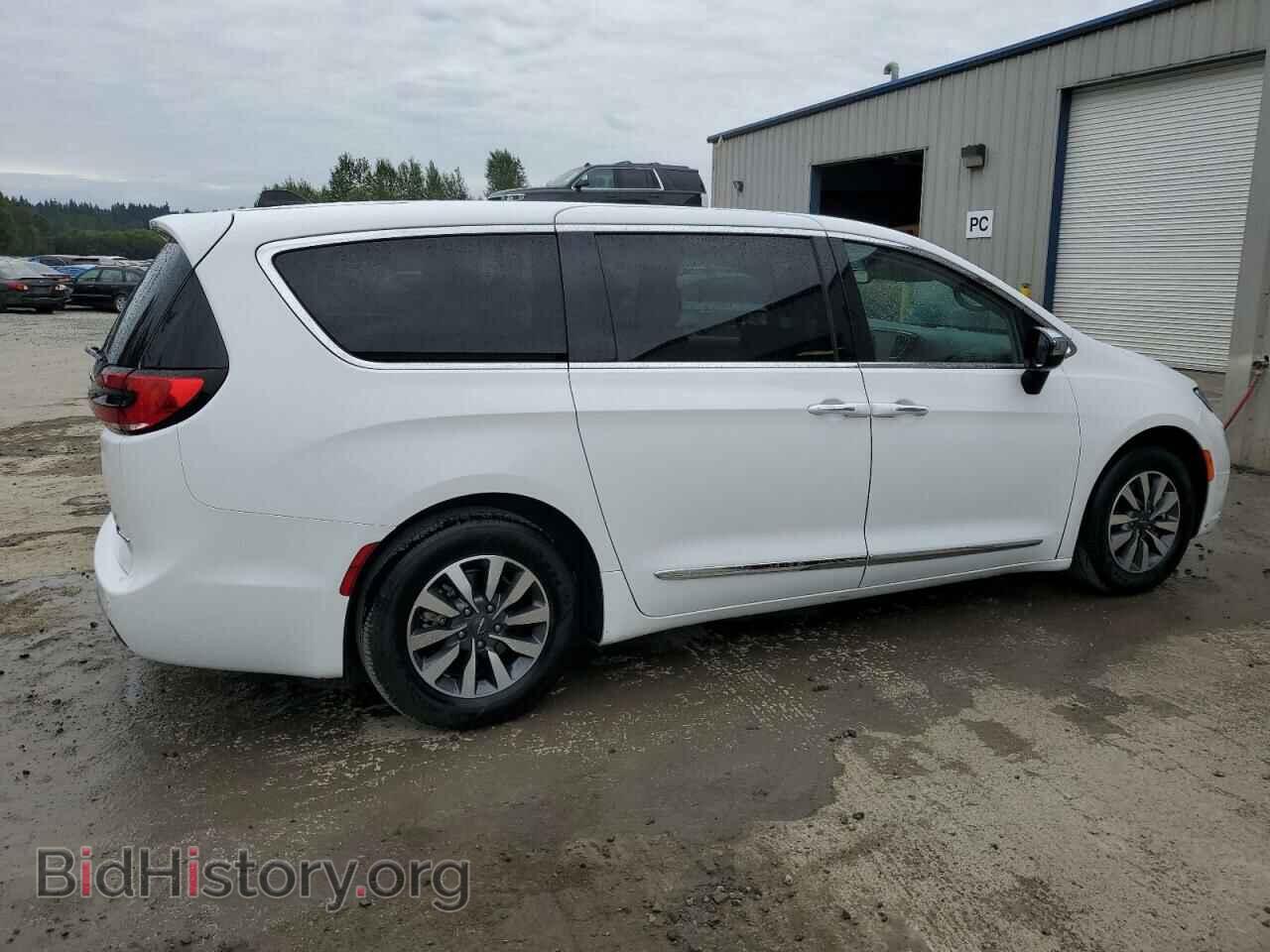 2023 CHRYSLER PACIFICA - VIN: 2C4RC1S76PR558725 - Фото 3