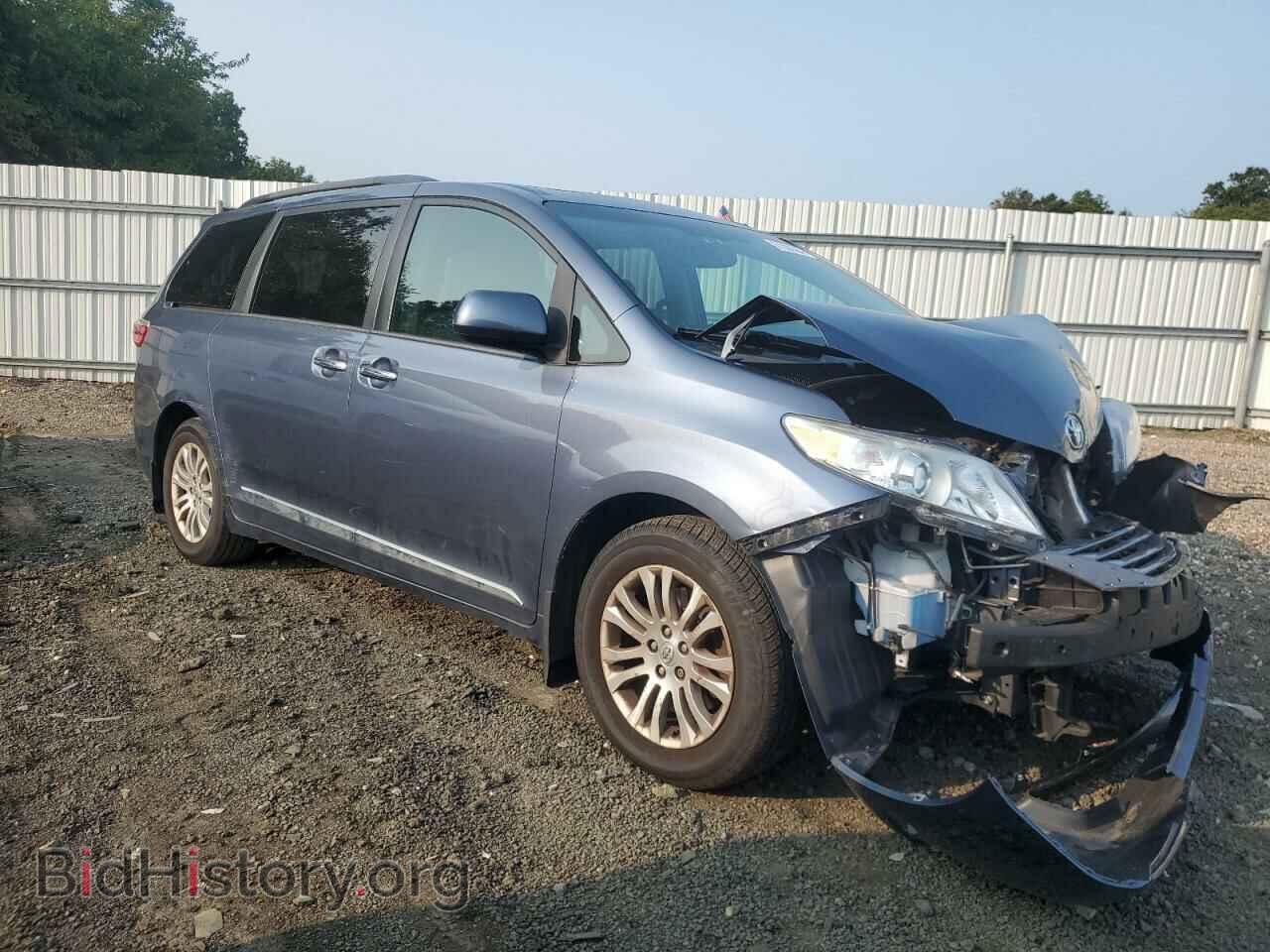 2017 TOYOTA All Models - VIN: 5TDYZ3DC5HS831694 - Фото 4