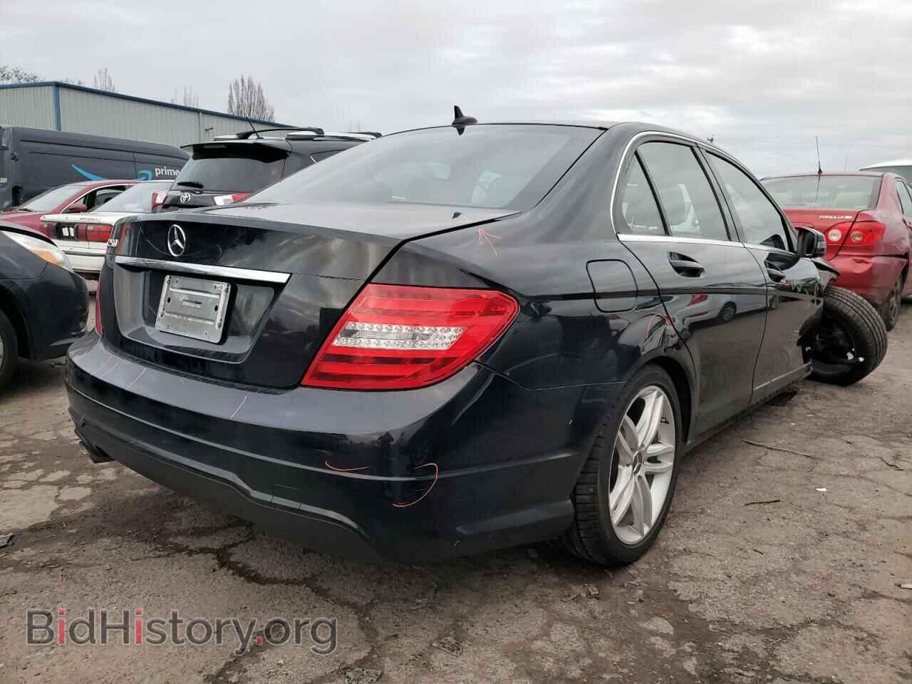 2012 MERCEDES-BENZ C-CLASS - VIN: WDDGF4HB6CA643239 - Фото 4